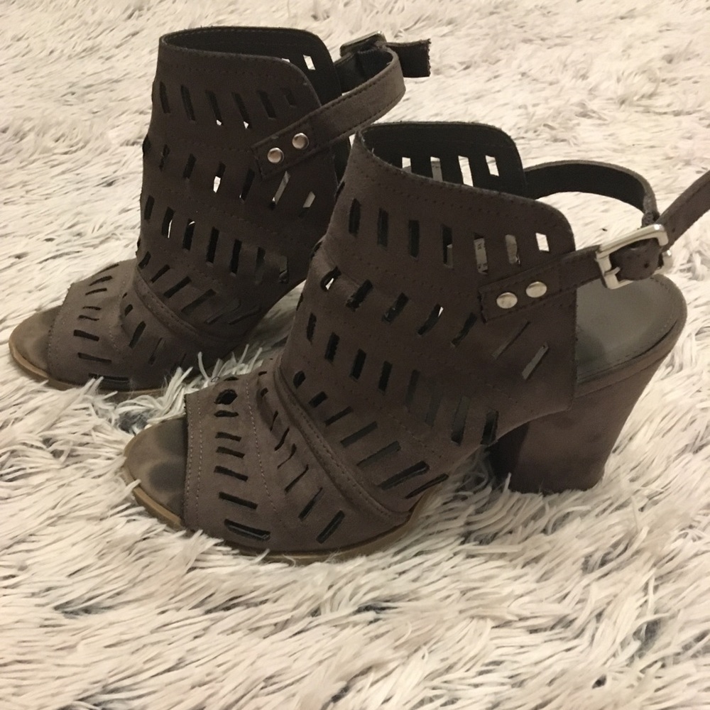 🦋 Grey Booties 💫 - Picture 2 of 4